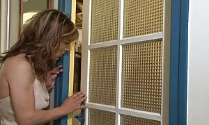 Tình, vuốt ve cô rám nắng và thân hình thon thả và bị đánh thức. Gà nóng chạm vào cô ấy, quần phim sex nhat ban khong che moi nhat lót, và sẽ đưa họ ra. Các người phụ nữ xinh đẹp đi bơi và chèn đẹp vào nó.