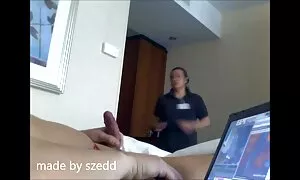 Hai trẻ, cô gái tóc vàng vuốt ve và hôn lưỡi của họ. Mẩu, cởi quần áo, và nụ hôn. To nằm trên sàn nhà và cạo. Tóc vàng kêu tôi đưa vào trong ghi âm của các ngón tay và lưỡi phim xes nhat ban moi nhat sharp và.